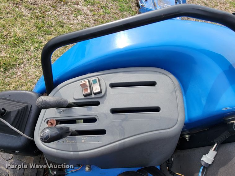 image for item HF9312 New Holland TC40D  tractor