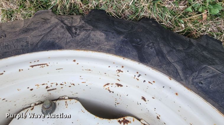 image for item HF9312 New Holland TC40D  tractor