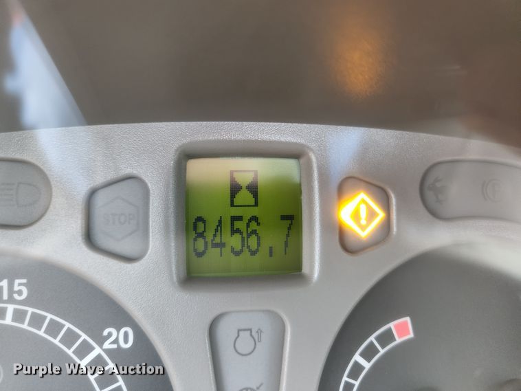 image for item HK9378 2004 Case IH MXU110  MFWD tractor