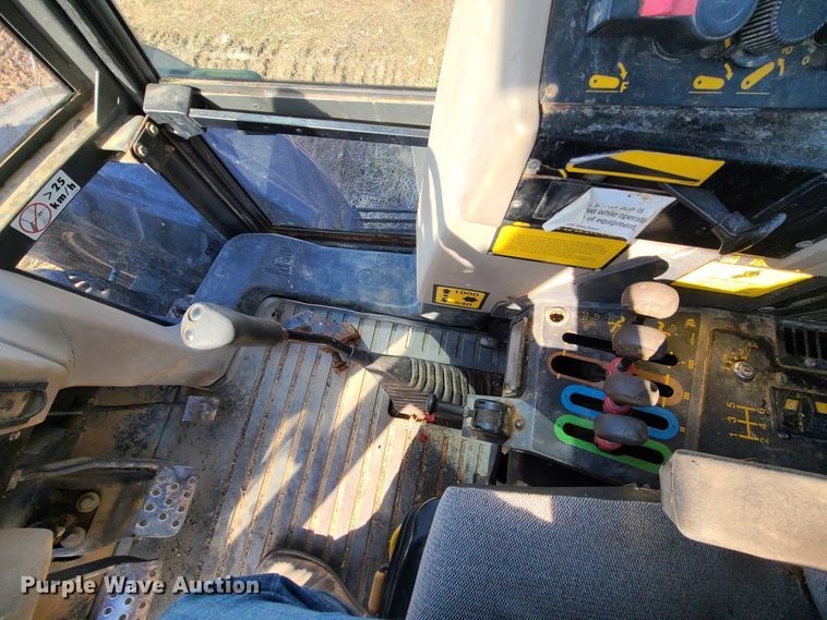 image for item IF9365 JCB Fastrac 1135  tractor