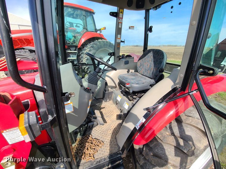 image for item IF9419 2011 Mahindra 5010HST  MFWD tractor