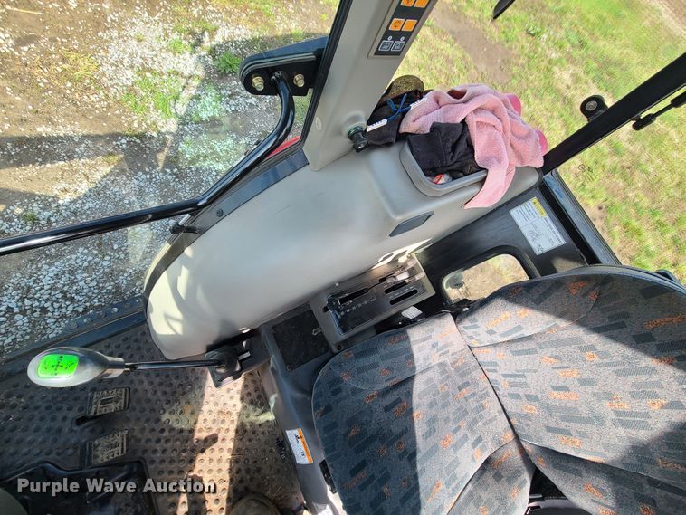 image for item IF9419 2011 Mahindra 5010HST  MFWD tractor