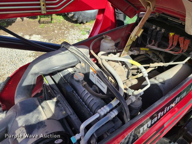 image for item IF9419 2011 Mahindra 5010HST  MFWD tractor