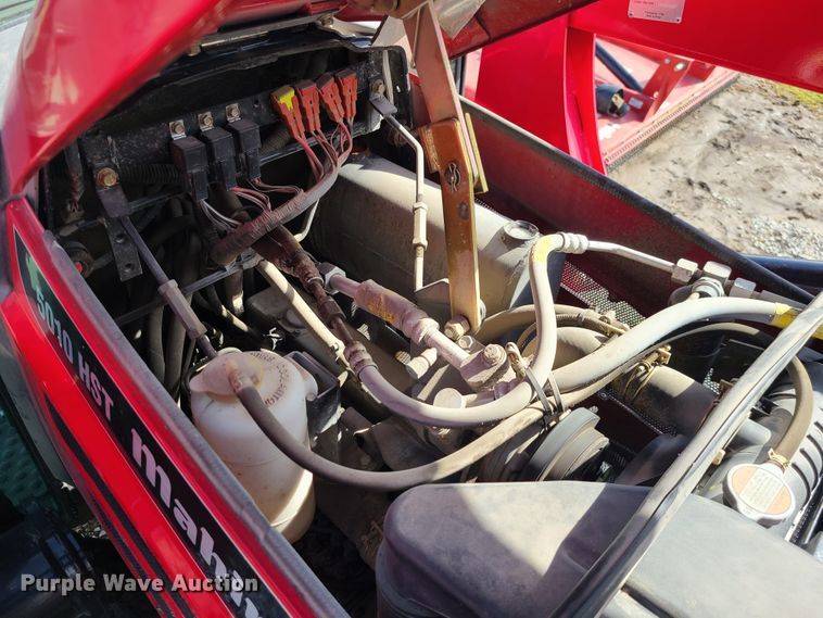 image for item IF9419 2011 Mahindra 5010HST  MFWD tractor