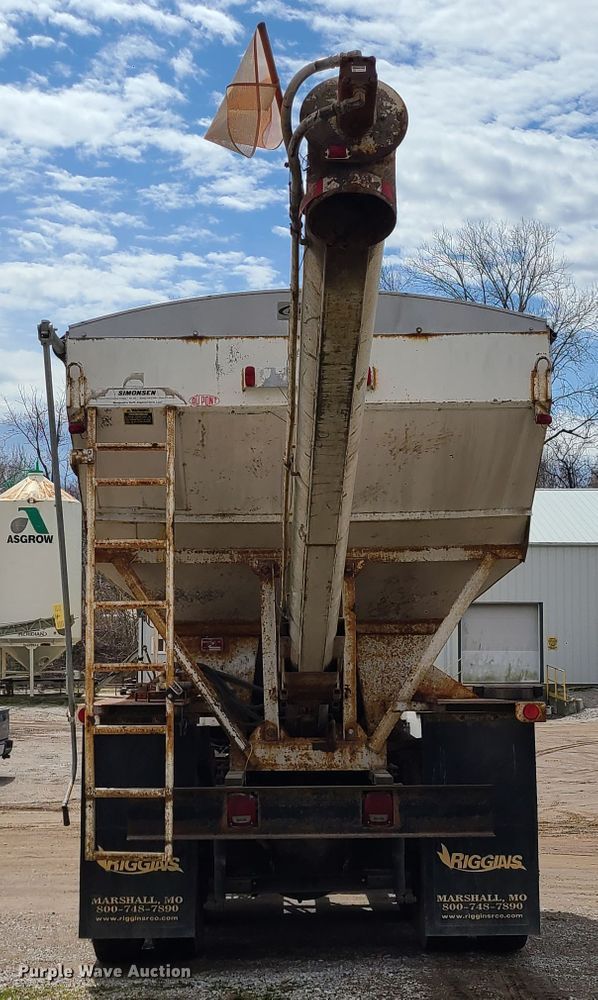 image for item IF9423 1991 International 9400  fertilizer delivery truck