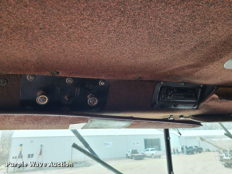 image for item IF9423 1991 International 9400  fertilizer delivery truck