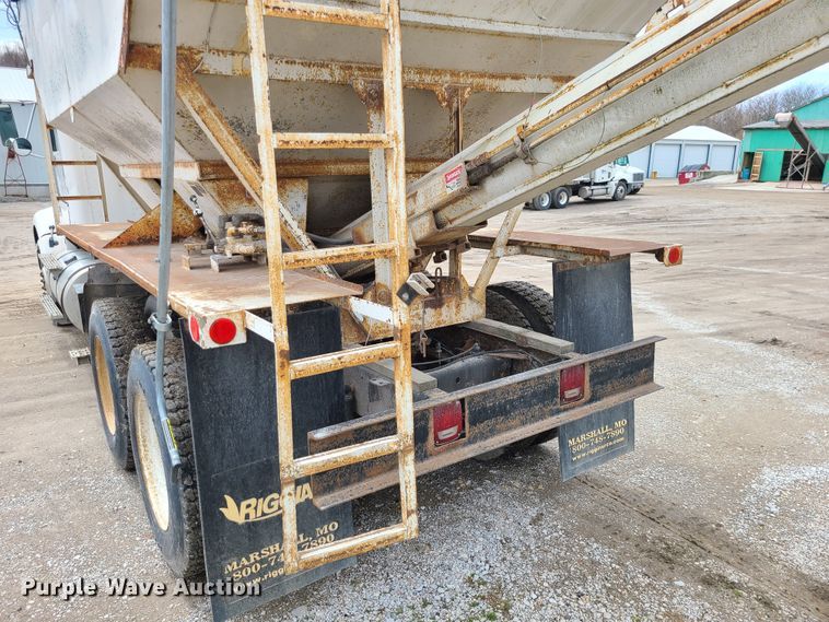 image for item IF9423 1991 International 9400  fertilizer delivery truck