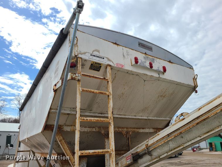 image for item IF9423 1991 International 9400  fertilizer delivery truck