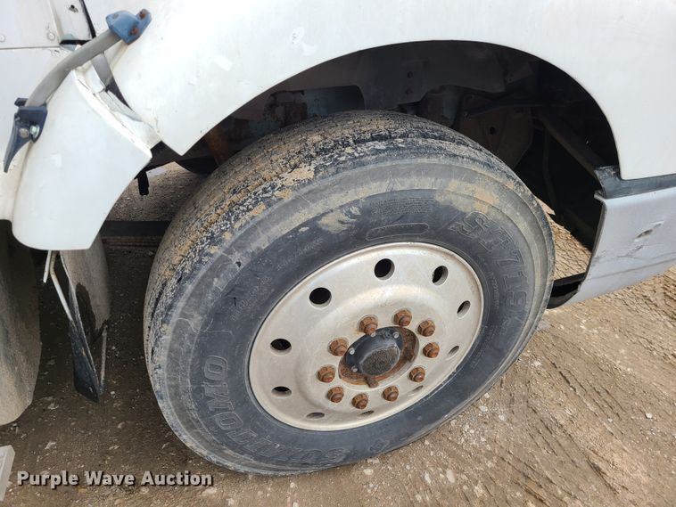 image for item IF9423 1991 International 9400  fertilizer delivery truck