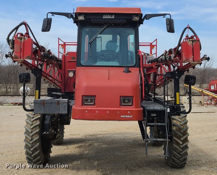 image for item IF9456 2004 Case IH SPX3150  sprayer