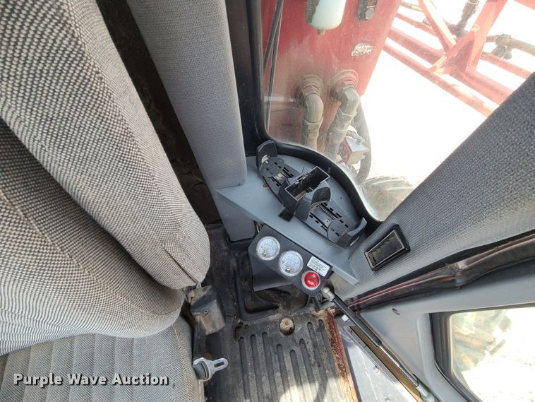 image for item IF9456 2004 Case IH SPX3150  sprayer