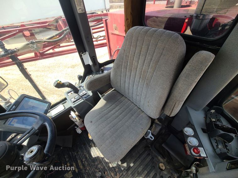 image for item IF9456 2004 Case IH SPX3150  sprayer