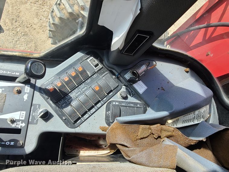 image for item IF9456 2004 Case IH SPX3150  sprayer