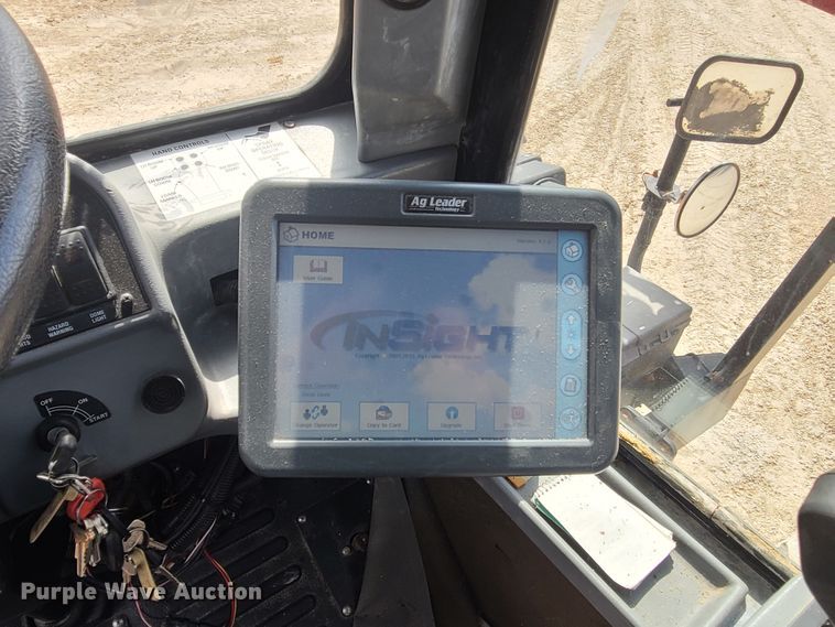 image for item IF9456 2004 Case IH SPX3150  sprayer