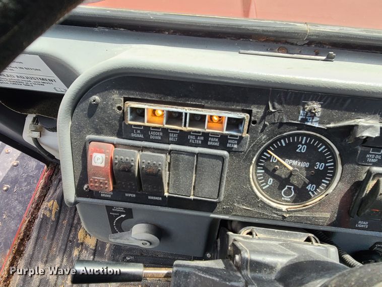 image for item IF9456 2004 Case IH SPX3150  sprayer