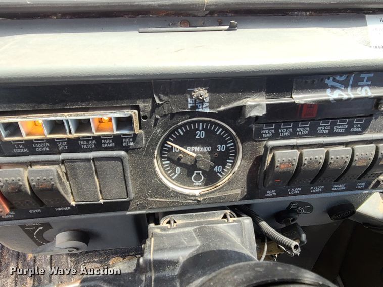 image for item IF9456 2004 Case IH SPX3150  sprayer