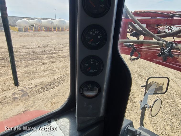 image for item IF9456 2004 Case IH SPX3150  sprayer