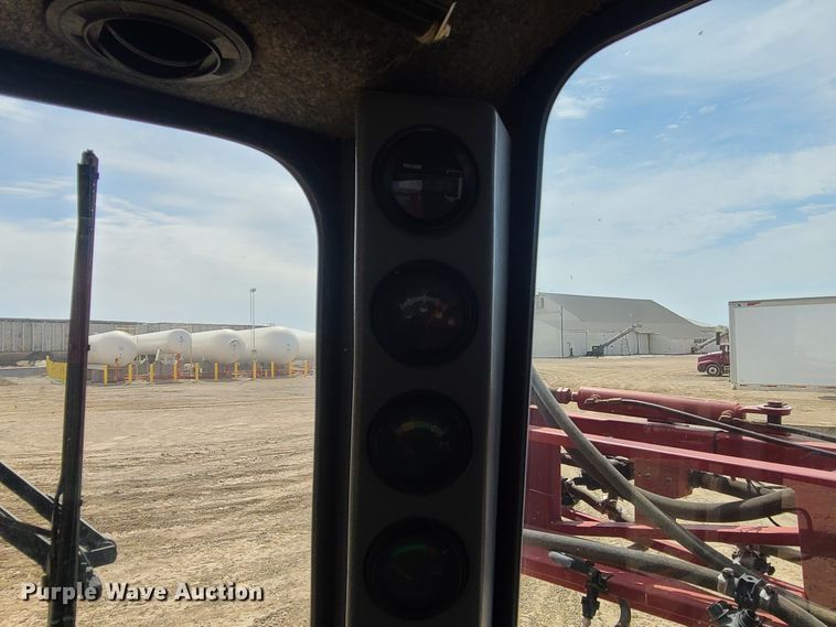 image for item IF9456 2004 Case IH SPX3150  sprayer