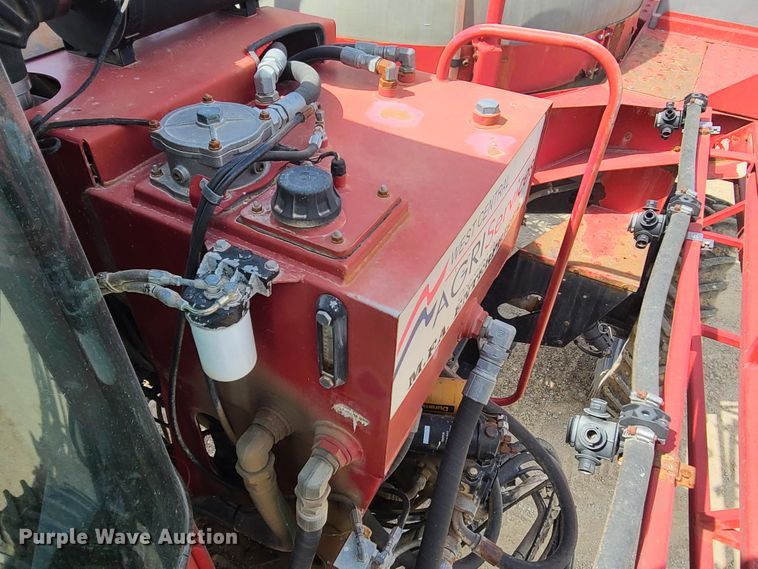 image for item IF9456 2004 Case IH SPX3150  sprayer