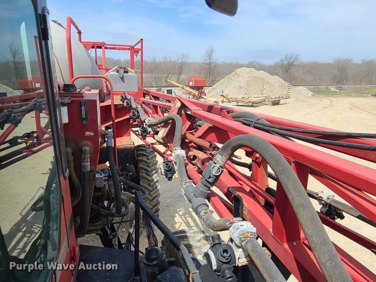 image for item IF9456 2004 Case IH SPX3150  sprayer