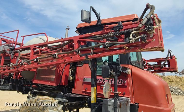 image for item IF9456 2004 Case IH SPX3150  sprayer