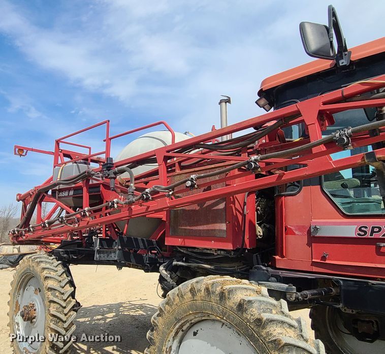 image for item IF9456 2004 Case IH SPX3150  sprayer