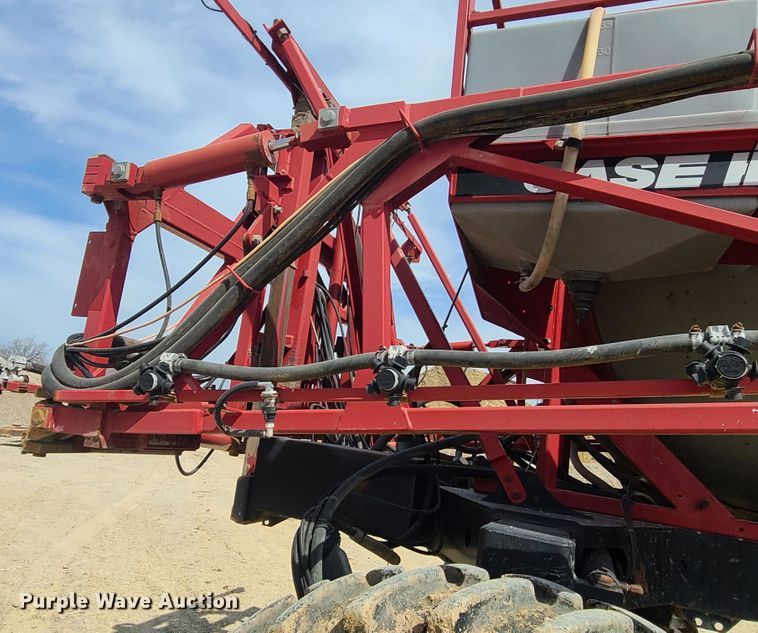 image for item IF9456 2004 Case IH SPX3150  sprayer