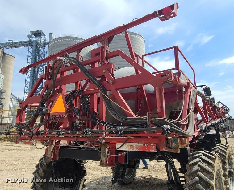 image for item IF9456 2004 Case IH SPX3150  sprayer