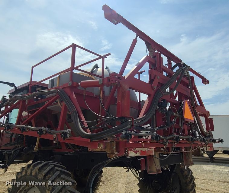 image for item IF9456 2004 Case IH SPX3150  sprayer