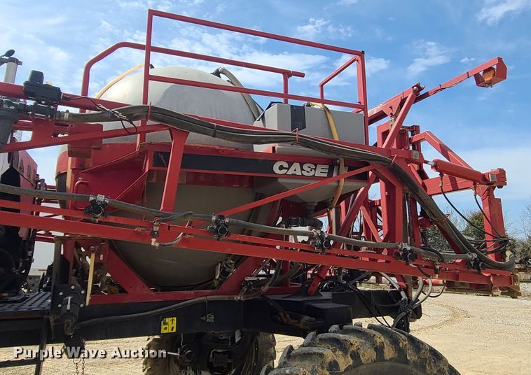 image for item IF9456 2004 Case IH SPX3150  sprayer