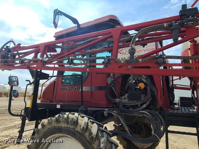 image for item IF9456 2004 Case IH SPX3150  sprayer