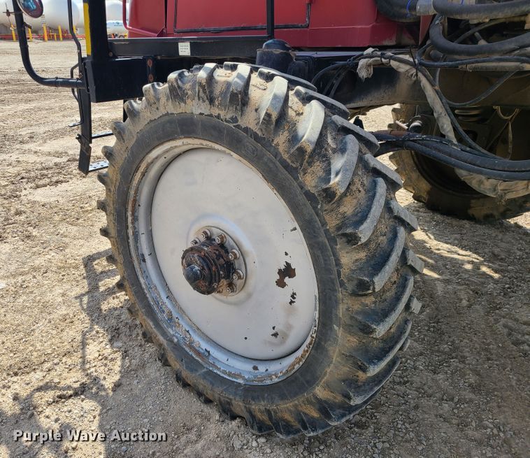 image for item IF9456 2004 Case IH SPX3150  sprayer