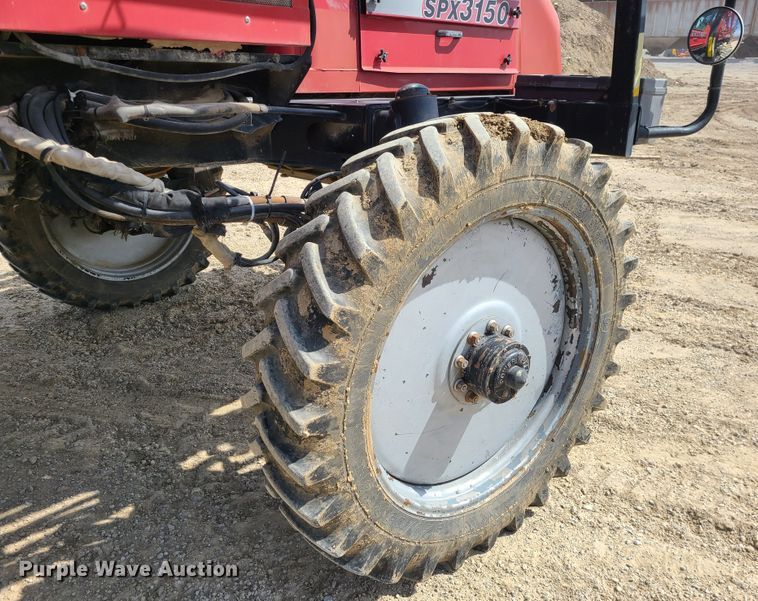 image for item IF9456 2004 Case IH SPX3150  sprayer