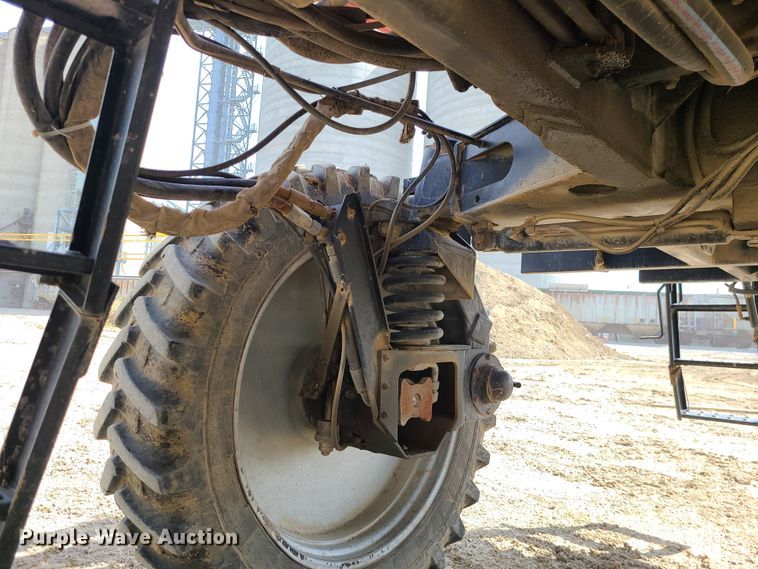 image for item IF9456 2004 Case IH SPX3150  sprayer