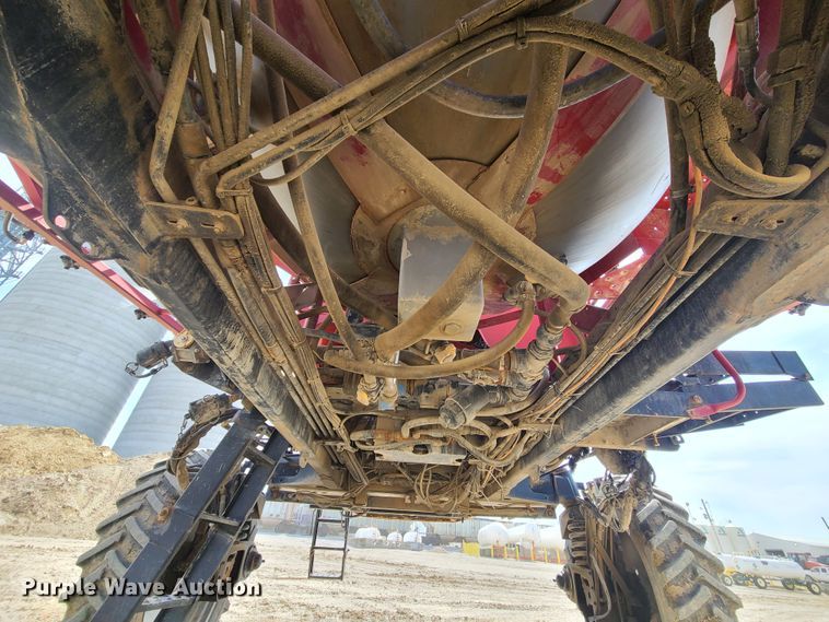 image for item IF9456 2004 Case IH SPX3150  sprayer