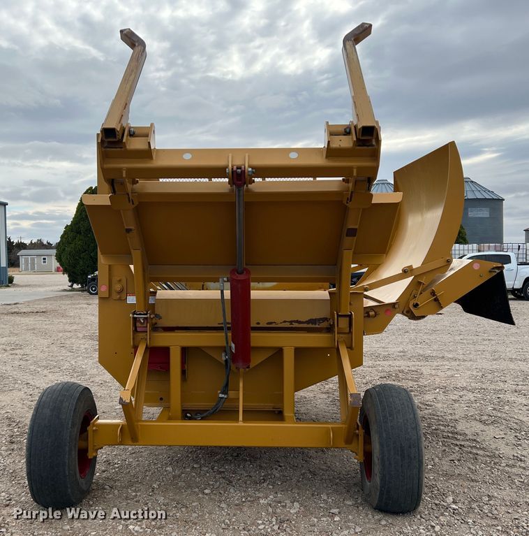 image for item IG9281 HayBuster 2650  bale processor