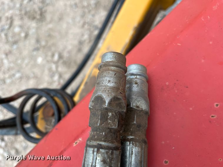 image for item IG9281 HayBuster 2650  bale processor