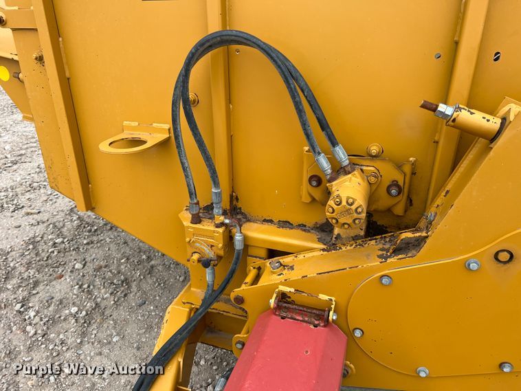 image for item IG9281 HayBuster 2650  bale processor