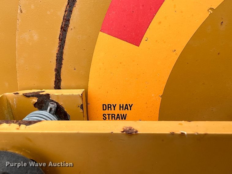 image for item IG9281 HayBuster 2650  bale processor