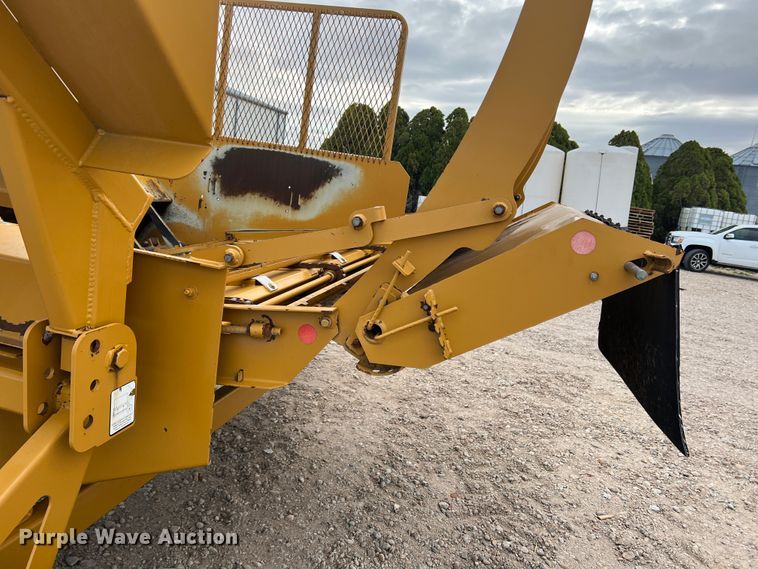 image for item IG9281 HayBuster 2650  bale processor