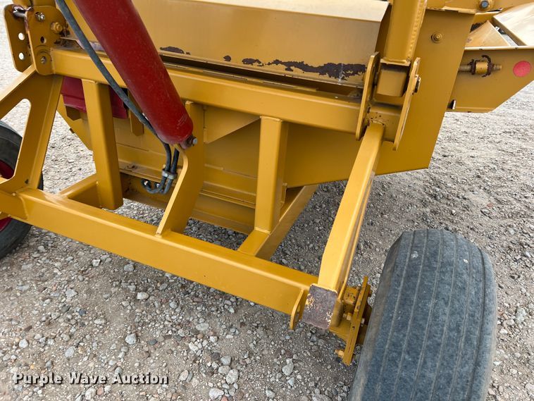 image for item IG9281 HayBuster 2650  bale processor