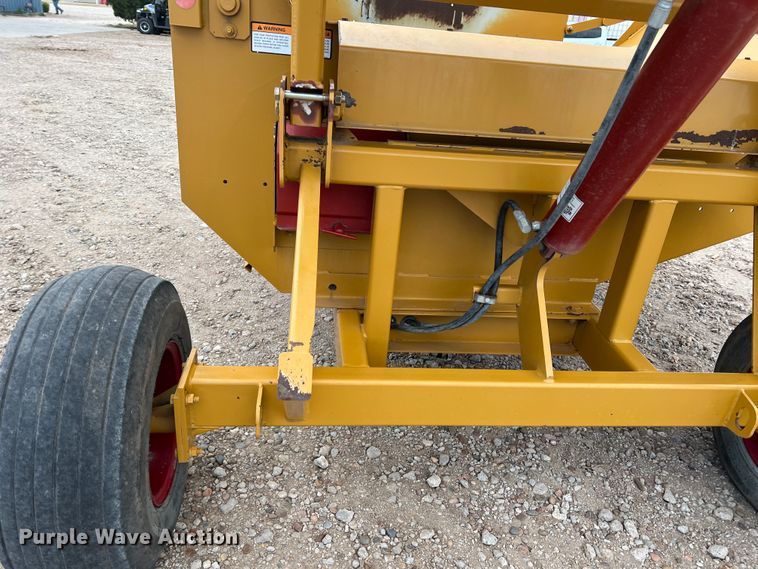 image for item IG9281 HayBuster 2650  bale processor