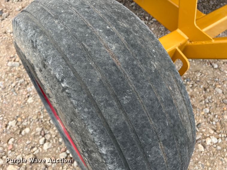 image for item IG9281 HayBuster 2650  bale processor