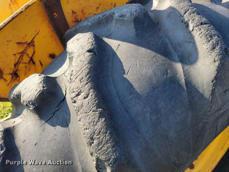 image for item JE9960 Massey Ferguson MF34  tractor