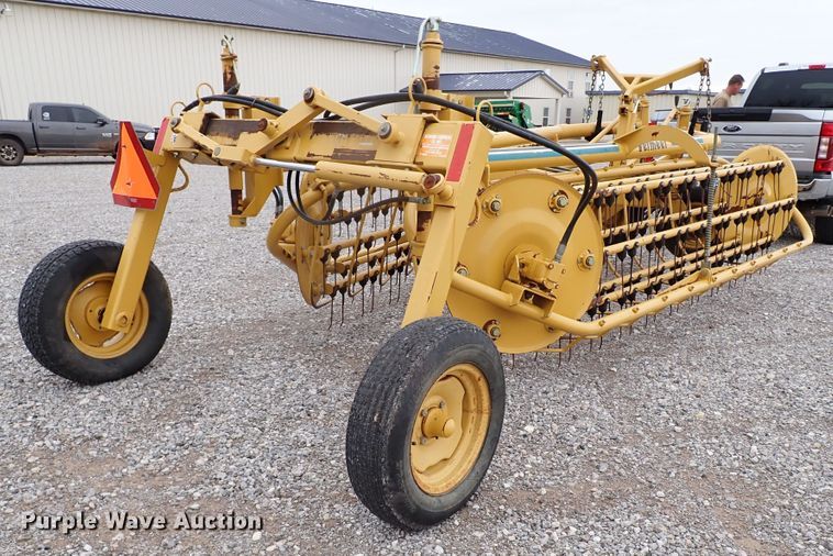 image for item JO9569 Vermeer R23A  hay rake