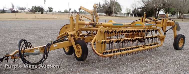 image for item JO9569 Vermeer R23A  hay rake