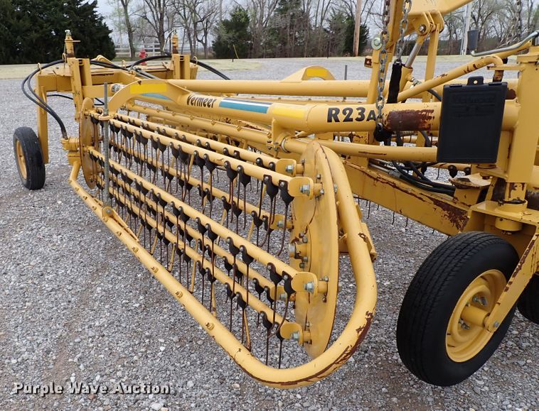 image for item JO9569 Vermeer R23A  hay rake