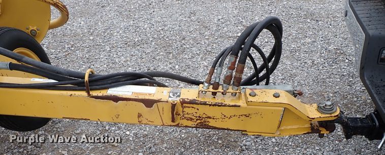 image for item JO9569 Vermeer R23A  hay rake