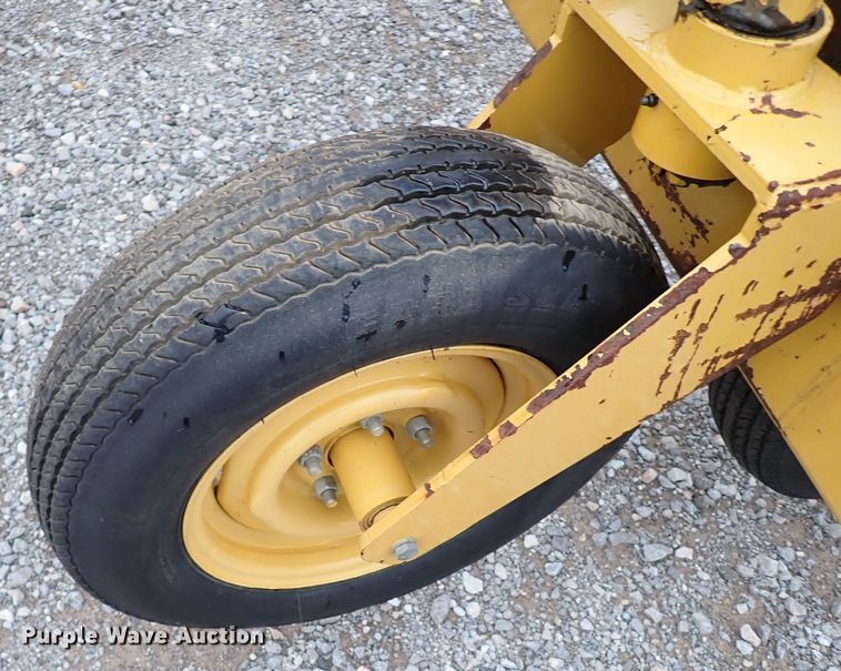 image for item JO9569 Vermeer R23A  hay rake