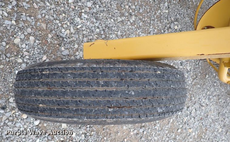 image for item JO9569 Vermeer R23A  hay rake